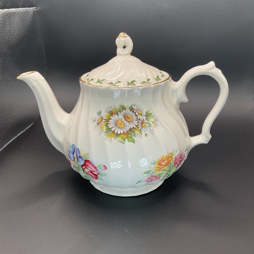 Churchill ENGLAND Floral Bouquet‎ Daisies, Pink/Blue Pansies Footed  Teapot Gold